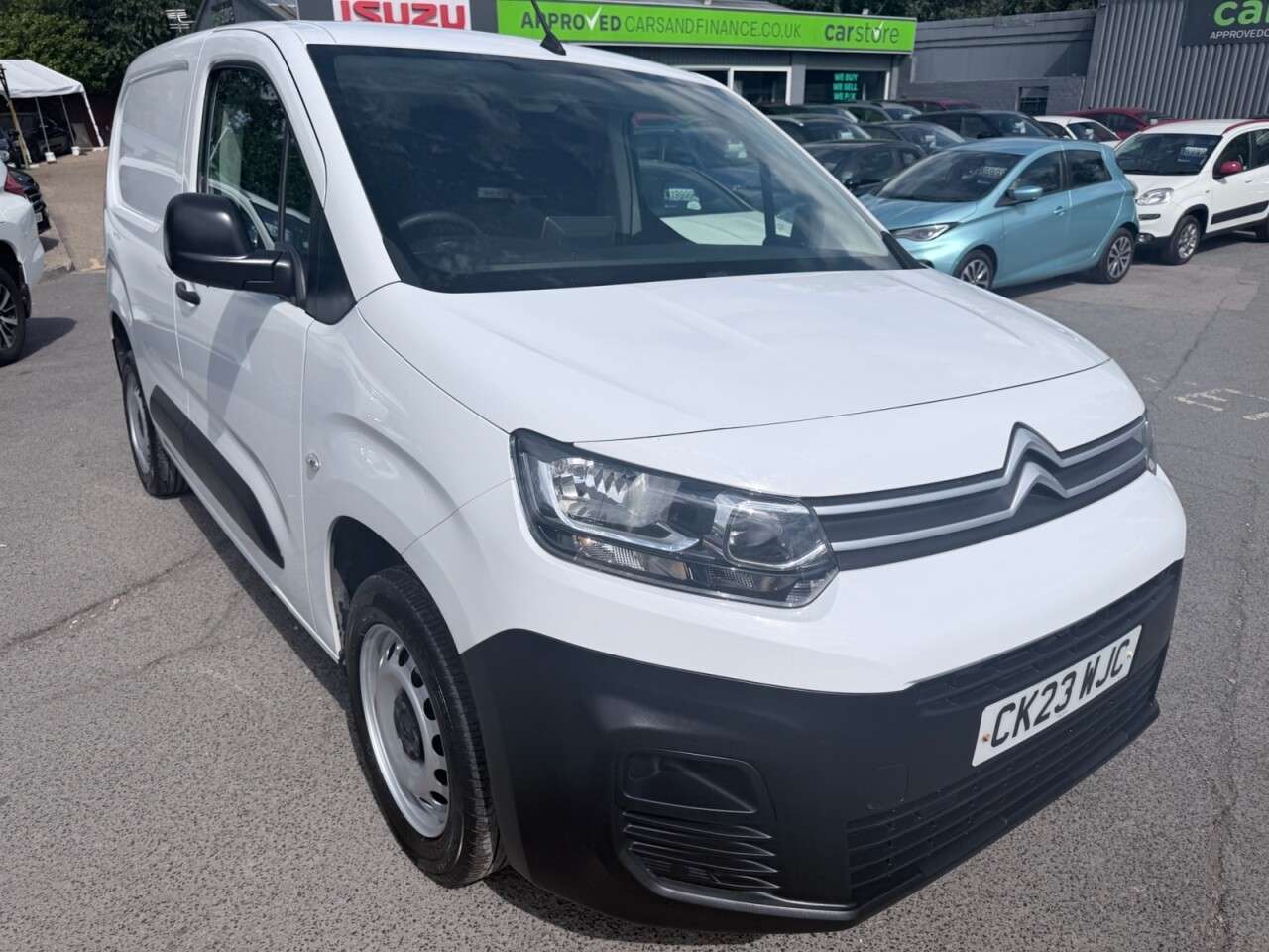 A 2023 CITROEN BERLINGO White 1.5 BlueHDi Enterprise Edition M van, 46,900 miles, Euro 6, 8in Touch A 2023 CITROEN BERLINGO White 1.5 BlueHDi Enterprise Edition M van, 46,900 miles, Euro 6, 8in Touch