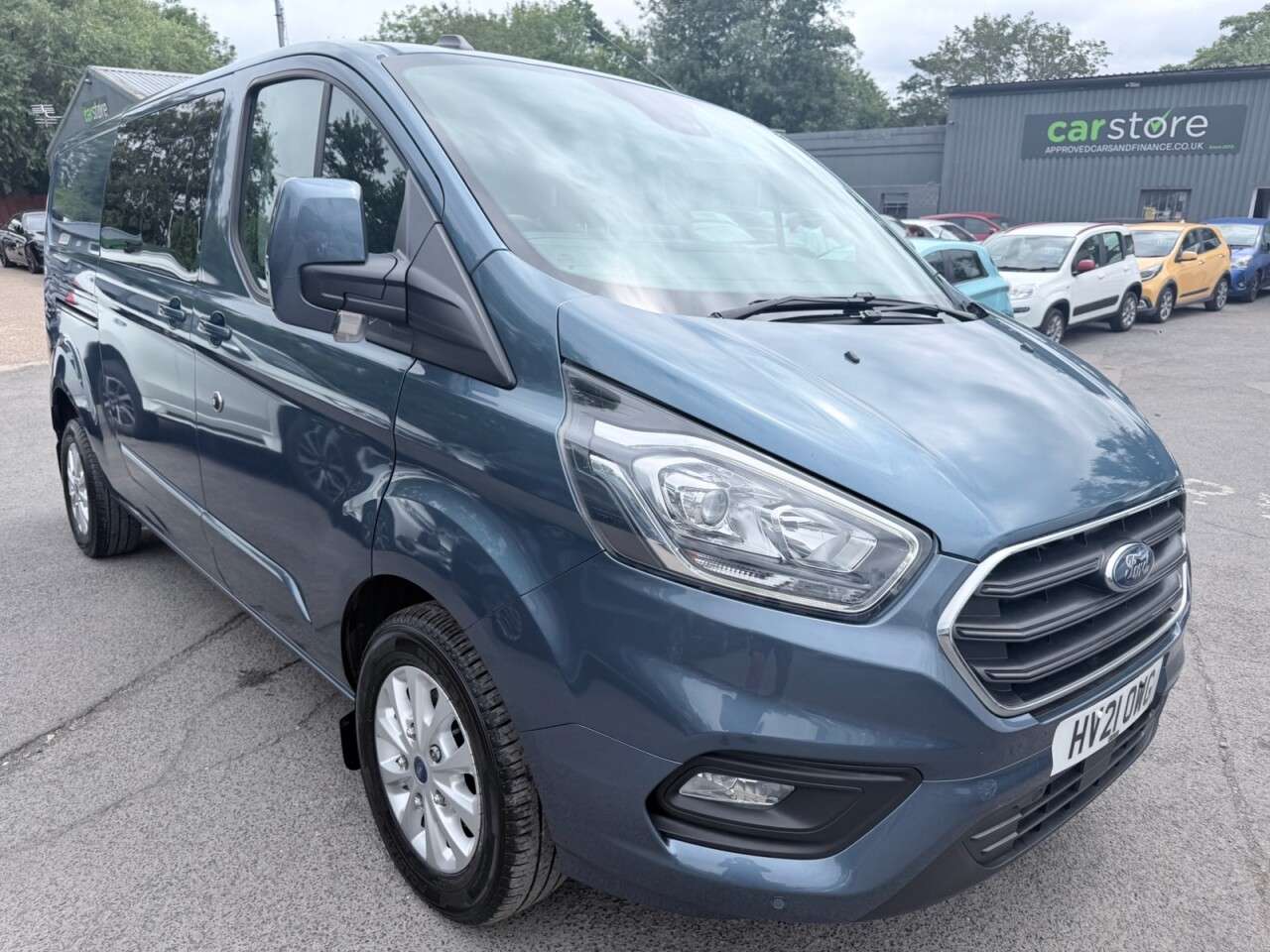 A 2021 FORD TRANSIT CUSTOM Blue 2.0 320 EcoBlue Limited Crew Van, 29,801 miles, 6 Seats, Euro 6, Air C A 2021 FORD TRANSIT CUSTOM Blue 2.0 320 EcoBlue Limited Crew Van, 29,801 miles, 6 Seats, Euro 6, Air C
