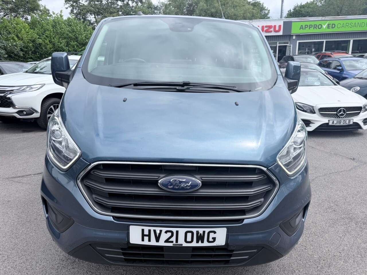 A 2021 FORD TRANSIT CUSTOM Blue 2.0 320 EcoBlue Limited Crew Van, 29,801 miles, 6 Seats, Euro 6, Air C A 2021 FORD TRANSIT CUSTOM Blue 2.0 320 EcoBlue Limited Crew Van, 29,801 miles, 6 Seats, Euro 6, Air C