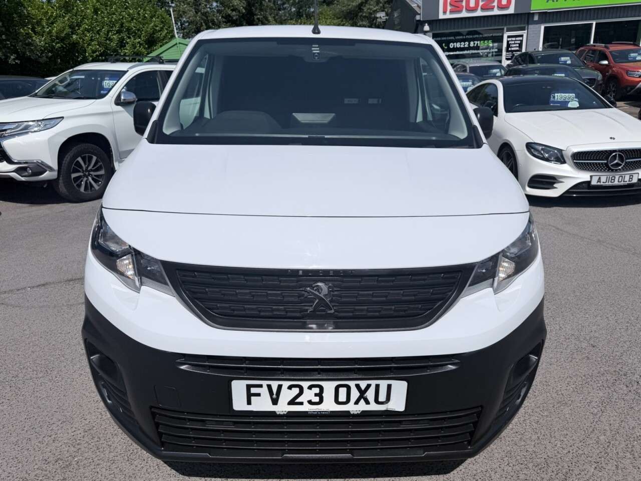 A 2023 PEUGEOT PARTNER White 1.5 BlueHDi Professional Premium+ van, 29,800 miles, Euro 6, CarPlay/ A 2023 PEUGEOT PARTNER White 1.5 BlueHDi Professional Premium+ van, 29,800 miles, Euro 6, CarPlay/
