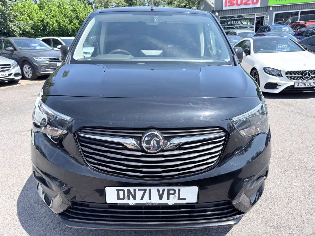 A 2021 VAUXHALL COMBO ELECTRIC Black 2300 50kWh Sportive electric van, 25,500 miles, Automatic, Air Condit A 2021 VAUXHALL COMBO ELECTRIC Black 2300 50kWh Sportive electric van, 25,500 miles, Automatic, Air Condit