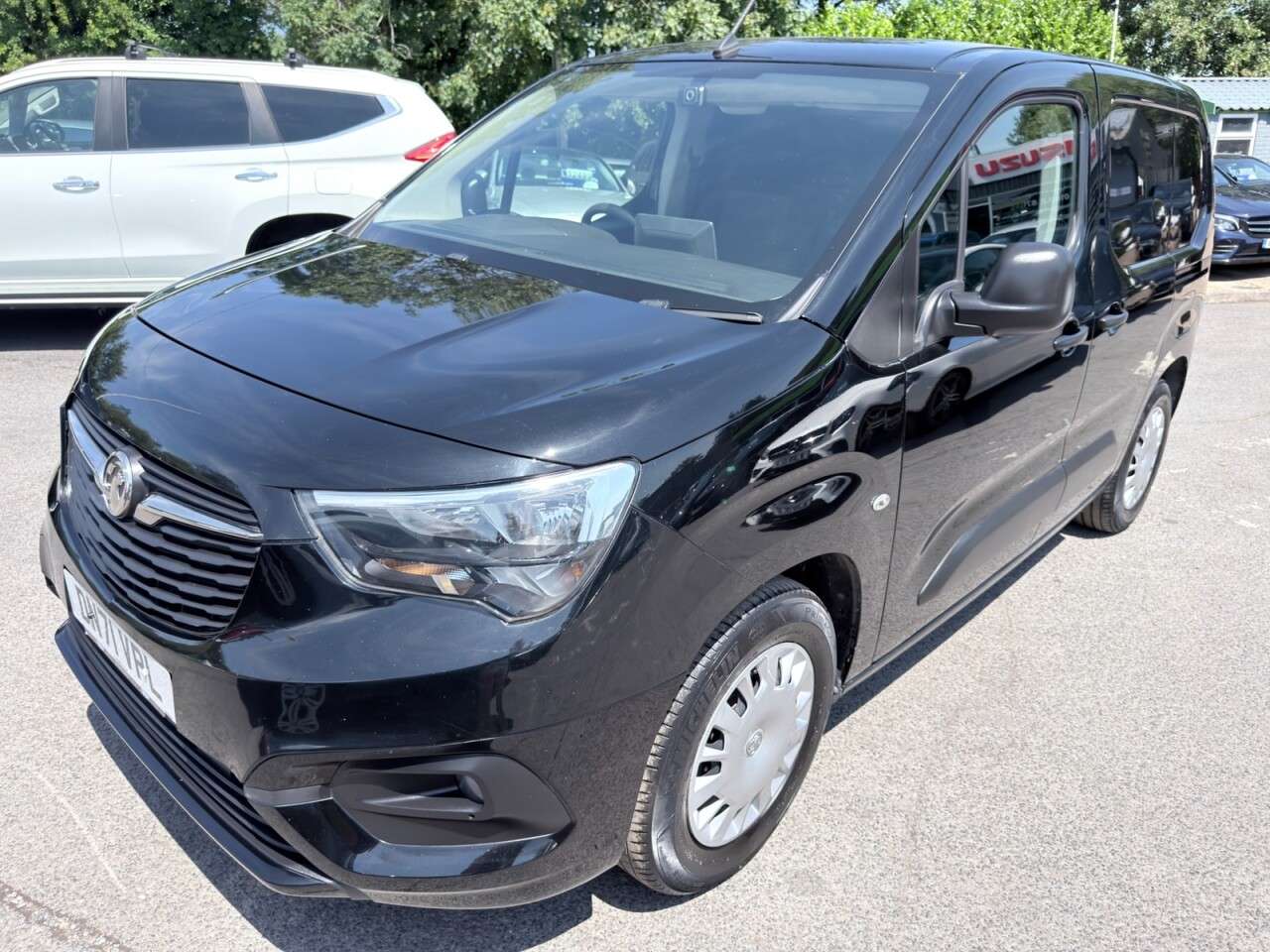 A 2021 VAUXHALL COMBO ELECTRIC Black 2300 50kWh Sportive electric van, 25,500 miles, Automatic, Air Condit A 2021 VAUXHALL COMBO ELECTRIC Black 2300 50kWh Sportive electric van, 25,500 miles, Automatic, Air Condit