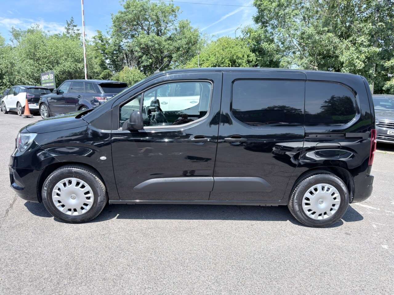 A 2021 VAUXHALL COMBO ELECTRIC Black 2300 50kWh Sportive electric van, 25,500 miles, Automatic, Air Condit A 2021 VAUXHALL COMBO ELECTRIC Black 2300 50kWh Sportive electric van, 25,500 miles, Automatic, Air Condit