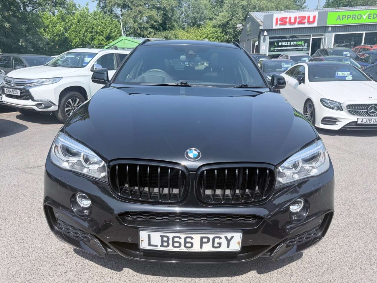 A 2017 BMW X6 Black 3.0 40d M Sport SUV, 88,500 miles, Euro 6, Automatic xDrive, HK audio A 2017 BMW X6 Black 3.0 40d M Sport SUV, 88,500 miles, Euro 6, Automatic xDrive, HK audio