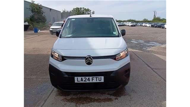 A 2024 CITROEN BERLINGO White 1.5 BlueHDi Enterprise M van, 13,400 miles, Euro 6, 6-speed manual, A A 2024 CITROEN BERLINGO White 1.5 BlueHDi Enterprise M van, 13,400 miles, Euro 6, 6-speed manual, A