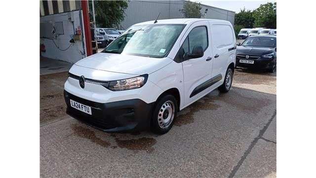A 2024 CITROEN BERLINGO White 1.5 BlueHDi Enterprise M van, 13,400 miles, Euro 6, 6-speed manual, A A 2024 CITROEN BERLINGO White 1.5 BlueHDi Enterprise M van, 13,400 miles, Euro 6, 6-speed manual, A