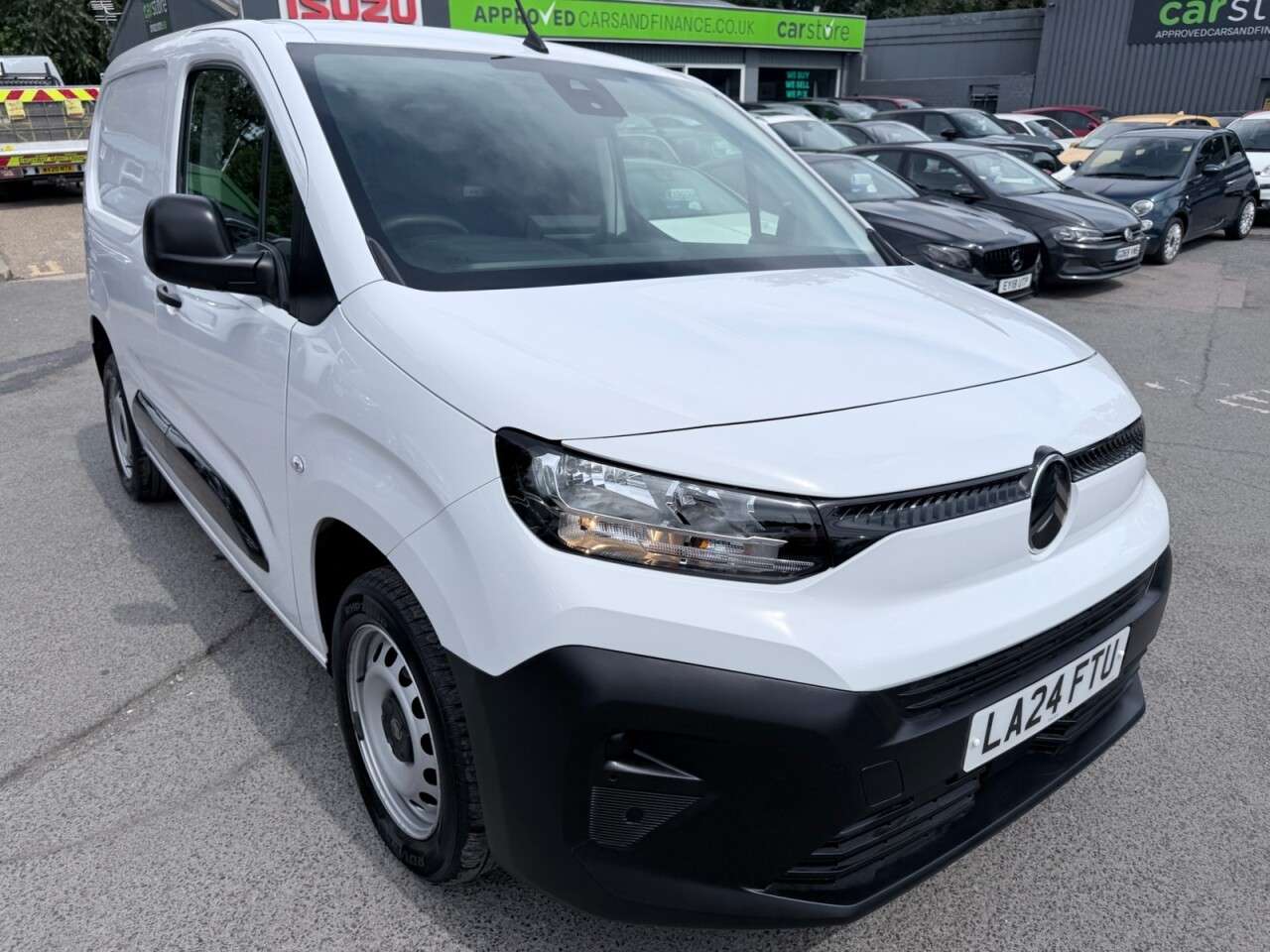 A 2024 CITROEN BERLINGO White 1.5 BlueHDi Enterprise M van, 13,400 miles, Euro 6, 6-speed manual, A A 2024 CITROEN BERLINGO White 1.5 BlueHDi Enterprise M van, 13,400 miles, Euro 6, 6-speed manual, A