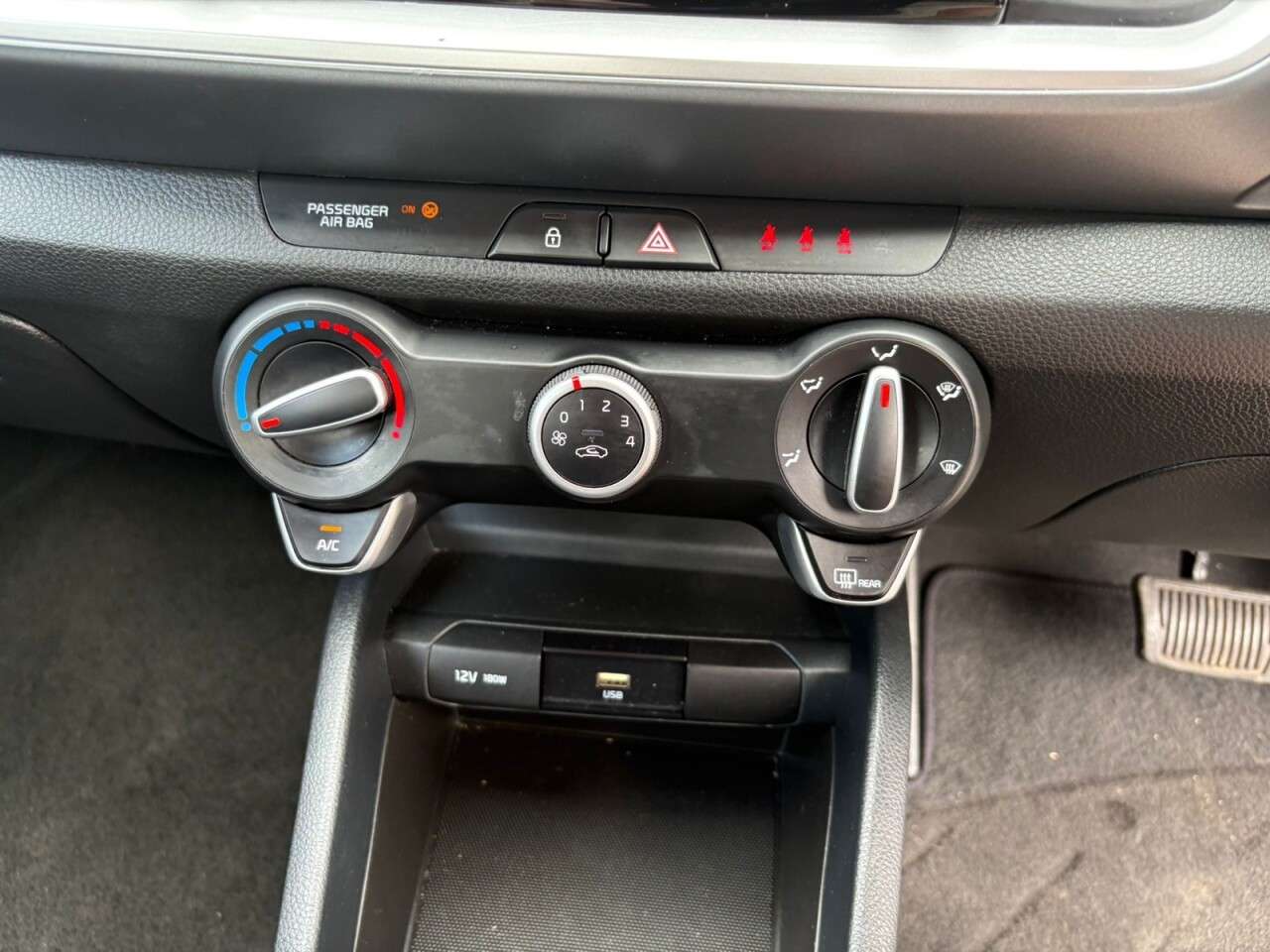 2022 KIA STONIC 2022 KIA STONIC