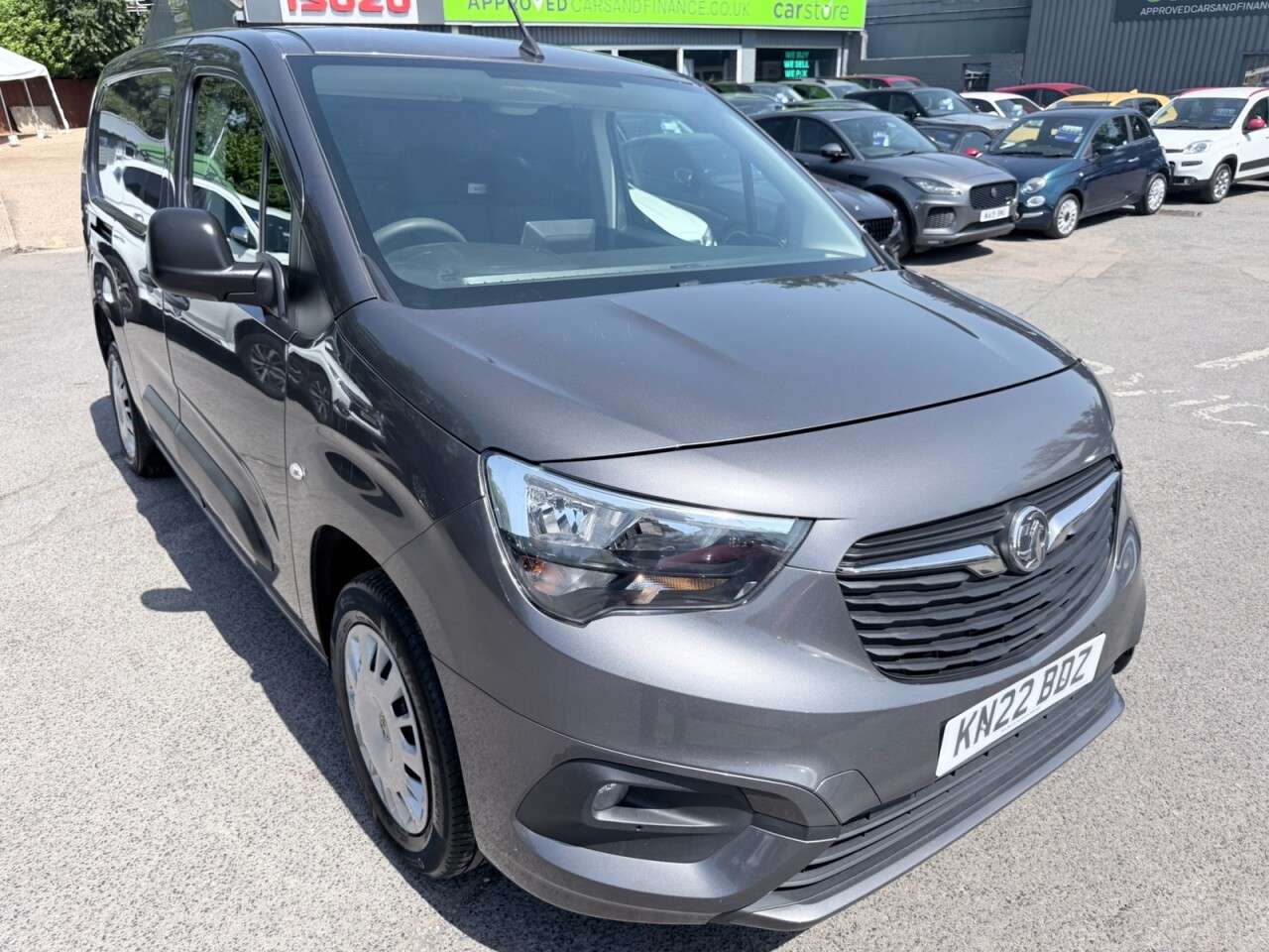 A 2022 VAUXHALL COMBO Grey 1.5 Turbo D 2300 Sportive L2 van, 34,000 miles, Euro 6, 6-Speed manual A 2022 VAUXHALL COMBO Grey 1.5 Turbo D 2300 Sportive L2 van, 34,000 miles, Euro 6, 6-Speed manual