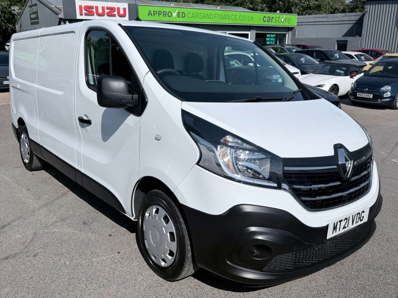 A 2021 RENAULT TRAFIC White 2.0 dCi ENERGY 30 Business+ van, 50,000 miles, Euro 6, Air Conditioni A 2021 RENAULT TRAFIC White 2.0 dCi ENERGY 30 Business+ van, 50,000 miles, Euro 6, Air Conditioni