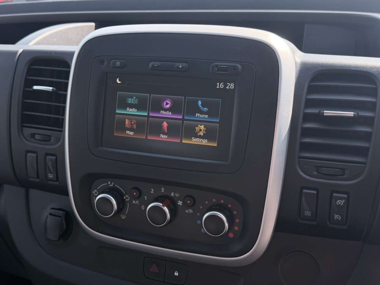 2021 RENAULT TRAFIC 2021 RENAULT TRAFIC