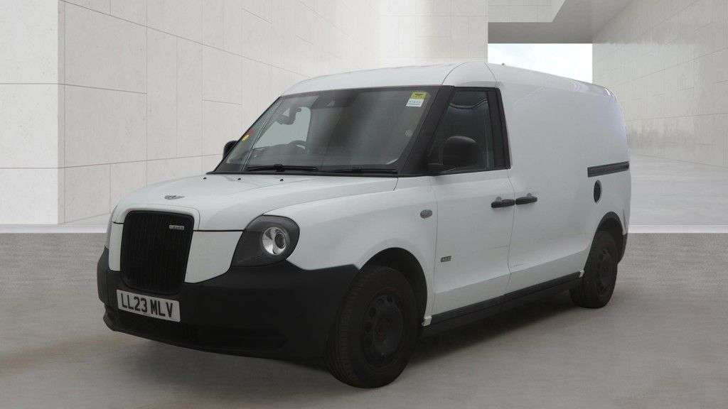 A 2023 LEVC VN5 White 31kWh City plug-in hybrid van, 44,850 miles, Automatic, Sat nav, Touc A 2023 LEVC VN5 White 31kWh City plug-in hybrid van, 44,850 miles, Automatic, Sat nav, Touc
