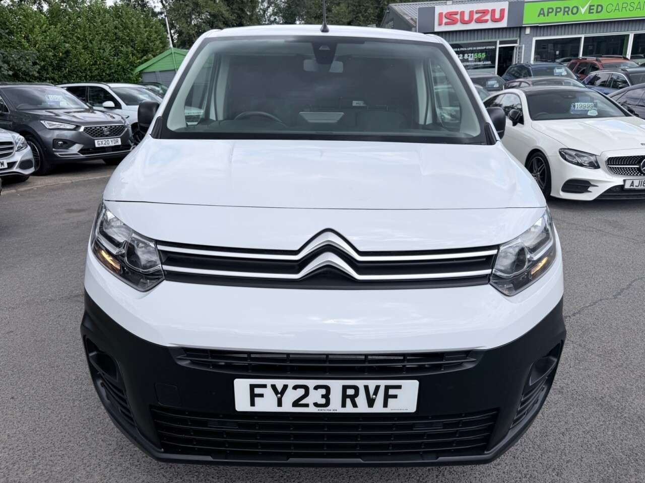 A 2023 CITROEN BERLINGO White 1.2 PureTech Enterprise Pro van, 25,750 miles, Euro 6, 6-Speed manual A 2023 CITROEN BERLINGO White 1.2 PureTech Enterprise Pro van, 25,750 miles, Euro 6, 6-Speed manual