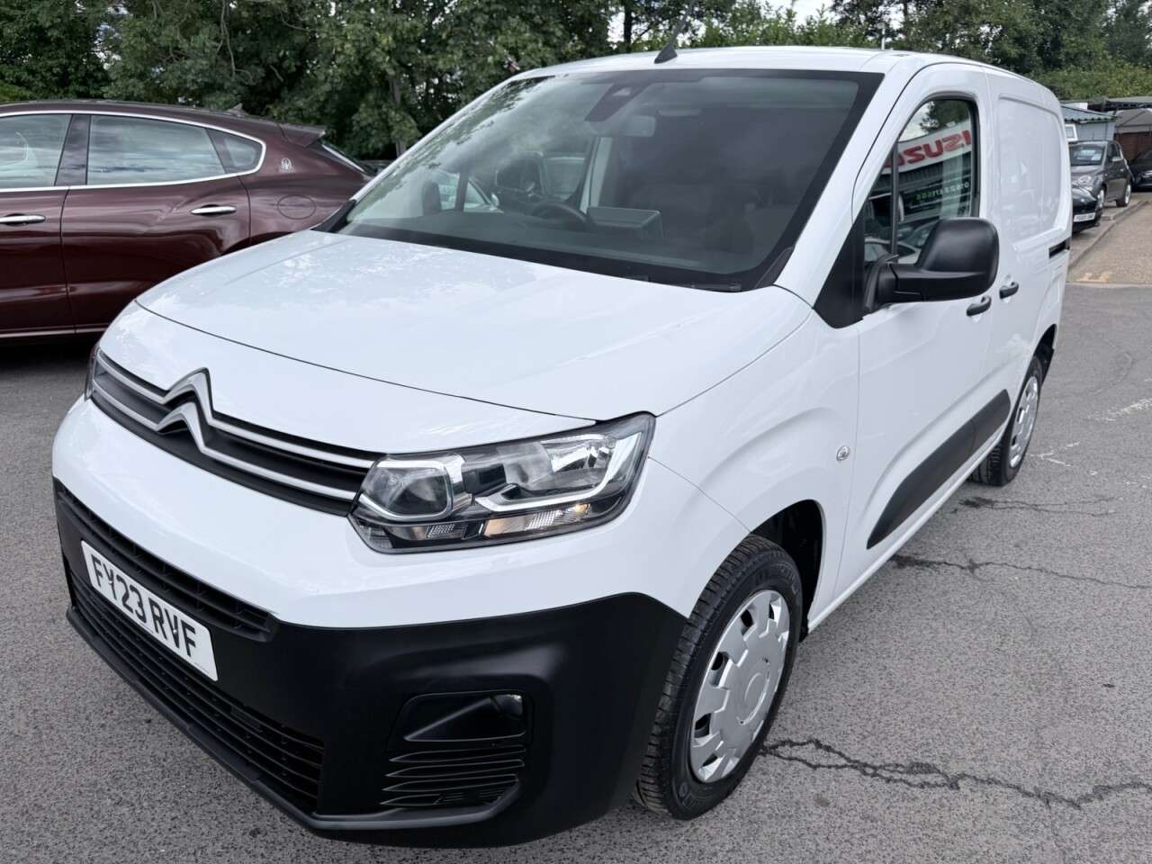 A 2023 CITROEN BERLINGO White 1.2 PureTech Enterprise Pro van, 25,750 miles, Euro 6, 6-Speed manual A 2023 CITROEN BERLINGO White 1.2 PureTech Enterprise Pro van, 25,750 miles, Euro 6, 6-Speed manual
