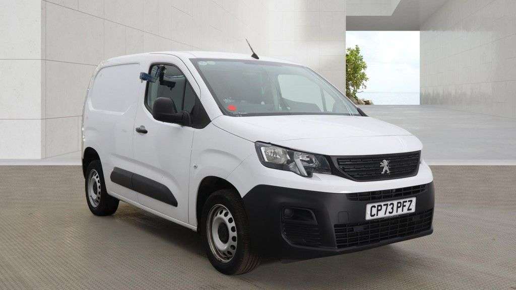 A 2024 PEUGEOT PARTNER White 1.5 BlueHDi Professional Premium+ van, 20,000 miles, Euro 6, 6-speed A 2024 PEUGEOT PARTNER White 1.5 BlueHDi Professional Premium+ van, 20,000 miles, Euro 6, 6-speed