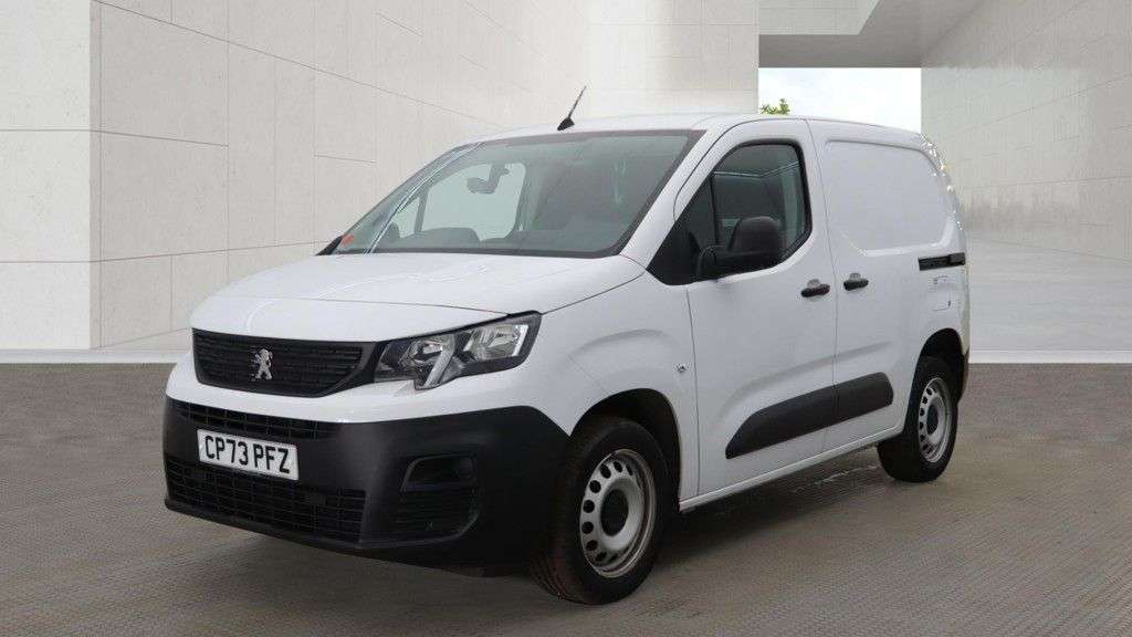 A 2024 PEUGEOT PARTNER White 1.5 BlueHDi Professional Premium+ van, 20,000 miles, Euro 6, 6-speed A 2024 PEUGEOT PARTNER White 1.5 BlueHDi Professional Premium+ van, 20,000 miles, Euro 6, 6-speed