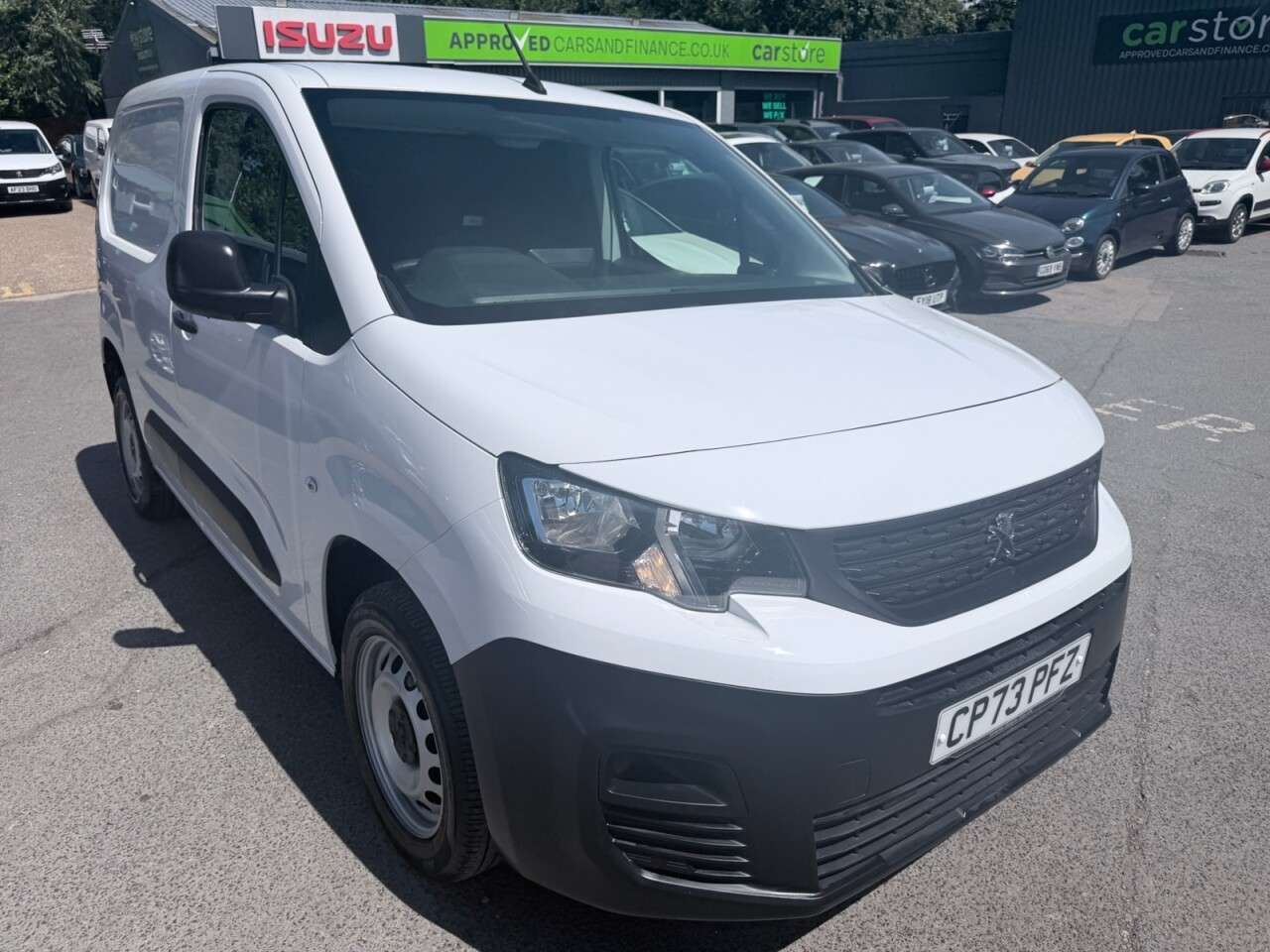 A 2024 PEUGEOT PARTNER White 1.5 BlueHDi Professional Premium+ van, 20,000 miles, Euro 6, 6-speed A 2024 PEUGEOT PARTNER White 1.5 BlueHDi Professional Premium+ van, 20,000 miles, Euro 6, 6-speed