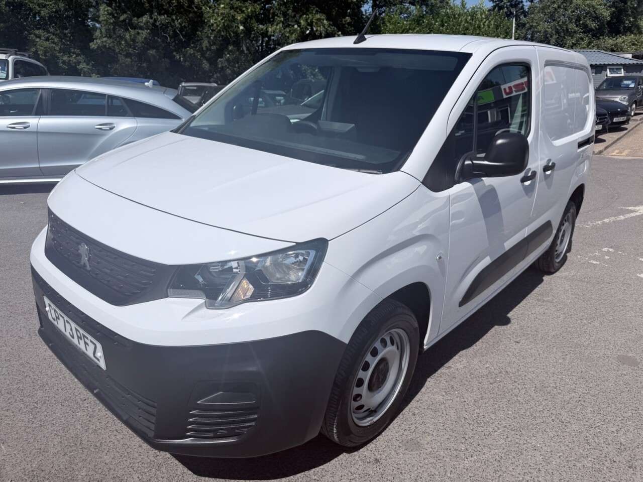 A 2024 PEUGEOT PARTNER White 1.5 BlueHDi Professional Premium+ van, 20,000 miles, Euro 6, 6-speed A 2024 PEUGEOT PARTNER White 1.5 BlueHDi Professional Premium+ van, 20,000 miles, Euro 6, 6-speed