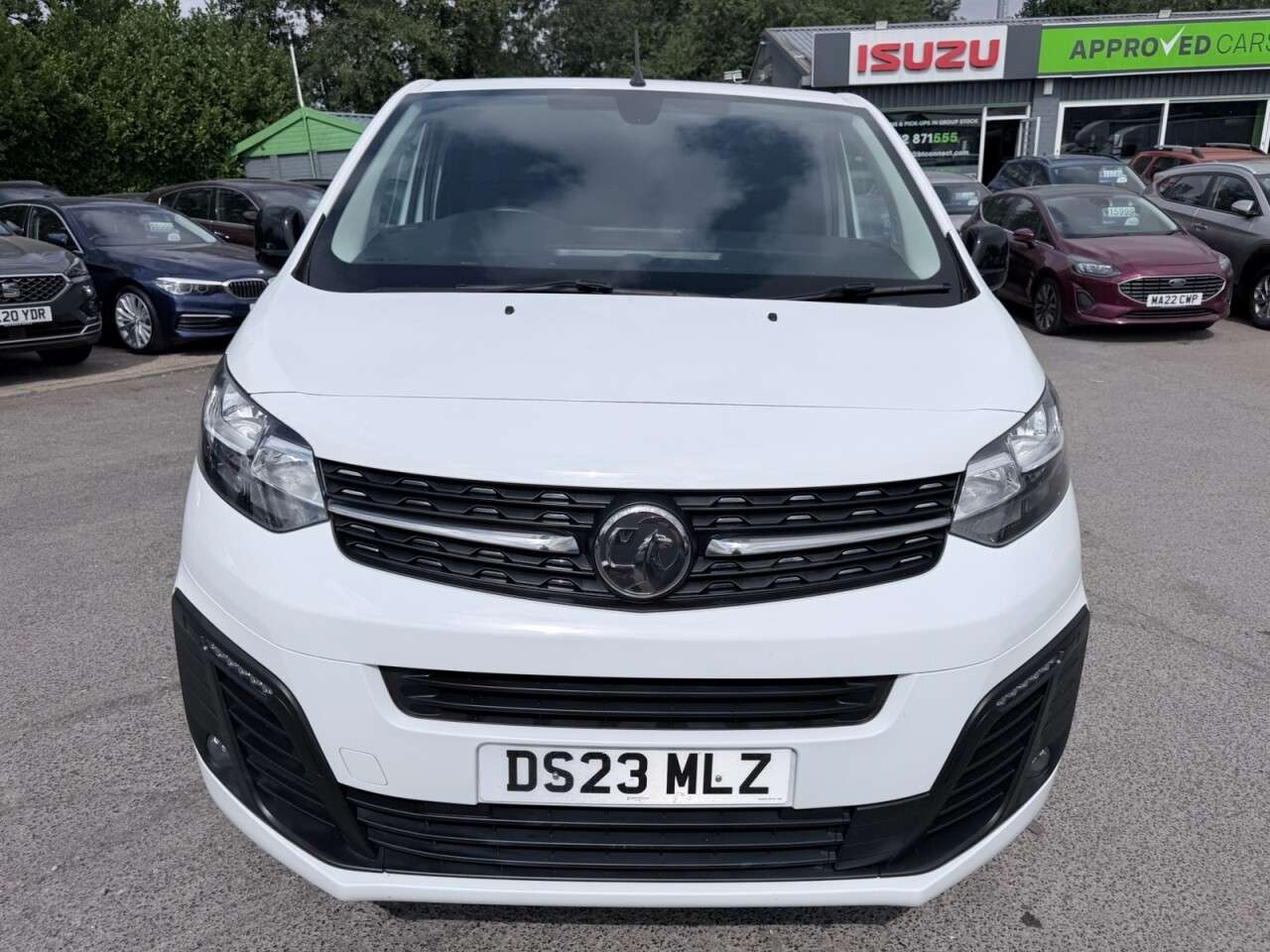 A 2023 VAUXHALL VIVARO White 1.5 Turbo D 2900 Pro L2 van, 48,700 miles, Euro 6, 6-Speed manual, Sa A 2023 VAUXHALL VIVARO White 1.5 Turbo D 2900 Pro L2 van, 48,700 miles, Euro 6, 6-Speed manual, Sa