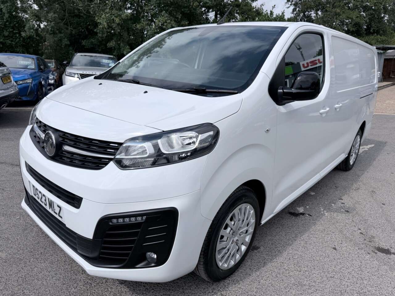 A 2023 VAUXHALL VIVARO White 1.5 Turbo D 2900 Pro L2 van, 48,700 miles, Euro 6, 6-Speed manual, Sa A 2023 VAUXHALL VIVARO White 1.5 Turbo D 2900 Pro L2 van, 48,700 miles, Euro 6, 6-Speed manual, Sa