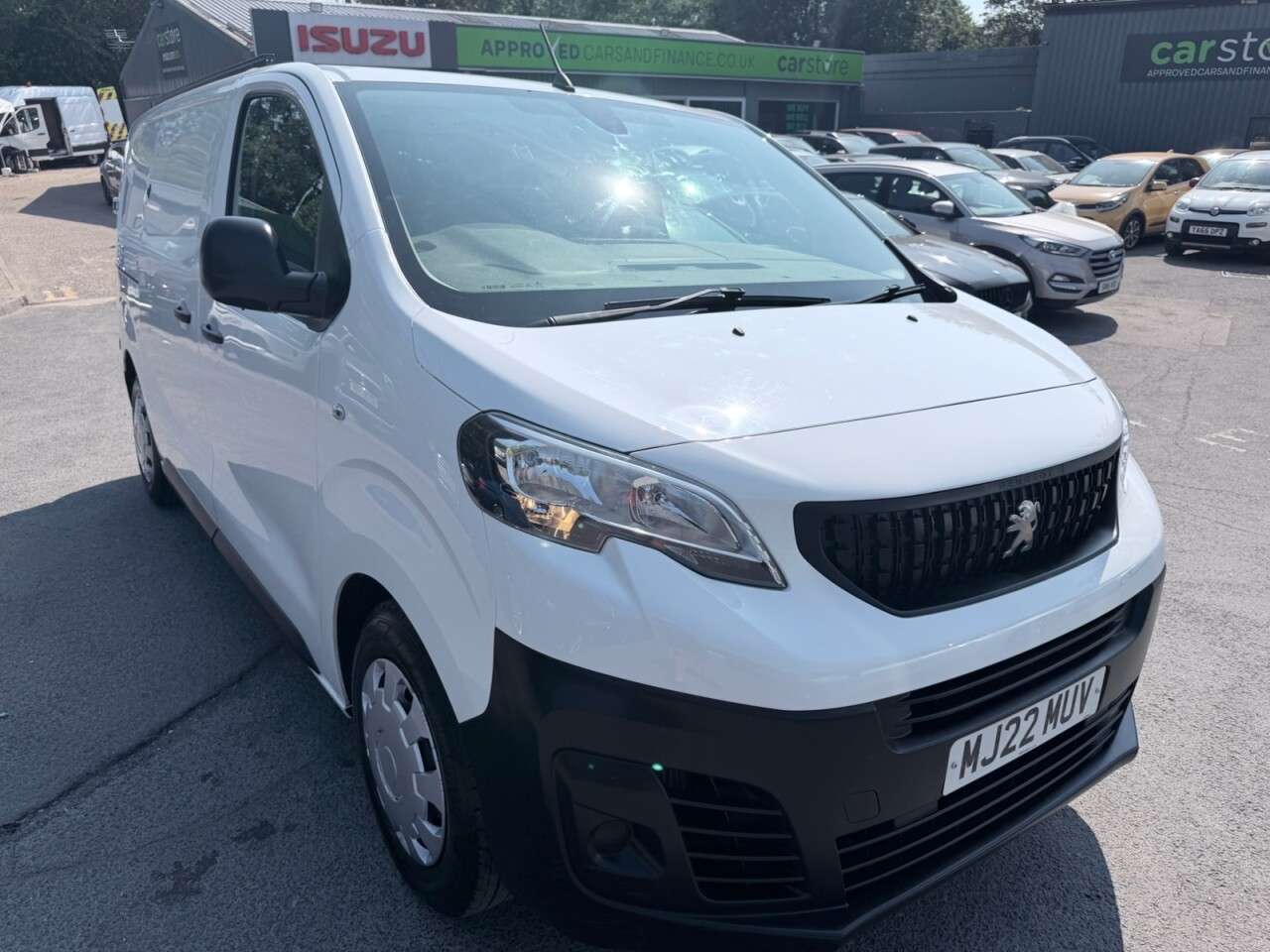 A 2022 PEUGEOT EXPERT White 1.5 BlueHDi Professional Premium MWB van, 55,000 miles, Euro 6, 7in T A 2022 PEUGEOT EXPERT White 1.5 BlueHDi Professional Premium MWB van, 55,000 miles, Euro 6, 7in T