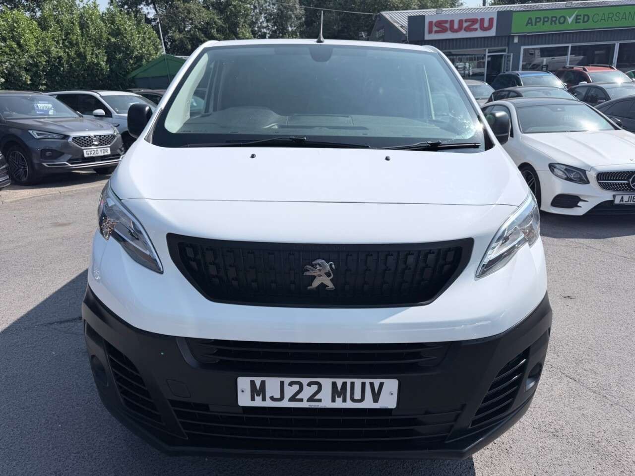 A 2022 PEUGEOT EXPERT White 1.5 BlueHDi Professional Premium MWB van, 55,000 miles, Euro 6, 7in T A 2022 PEUGEOT EXPERT White 1.5 BlueHDi Professional Premium MWB van, 55,000 miles, Euro 6, 7in T