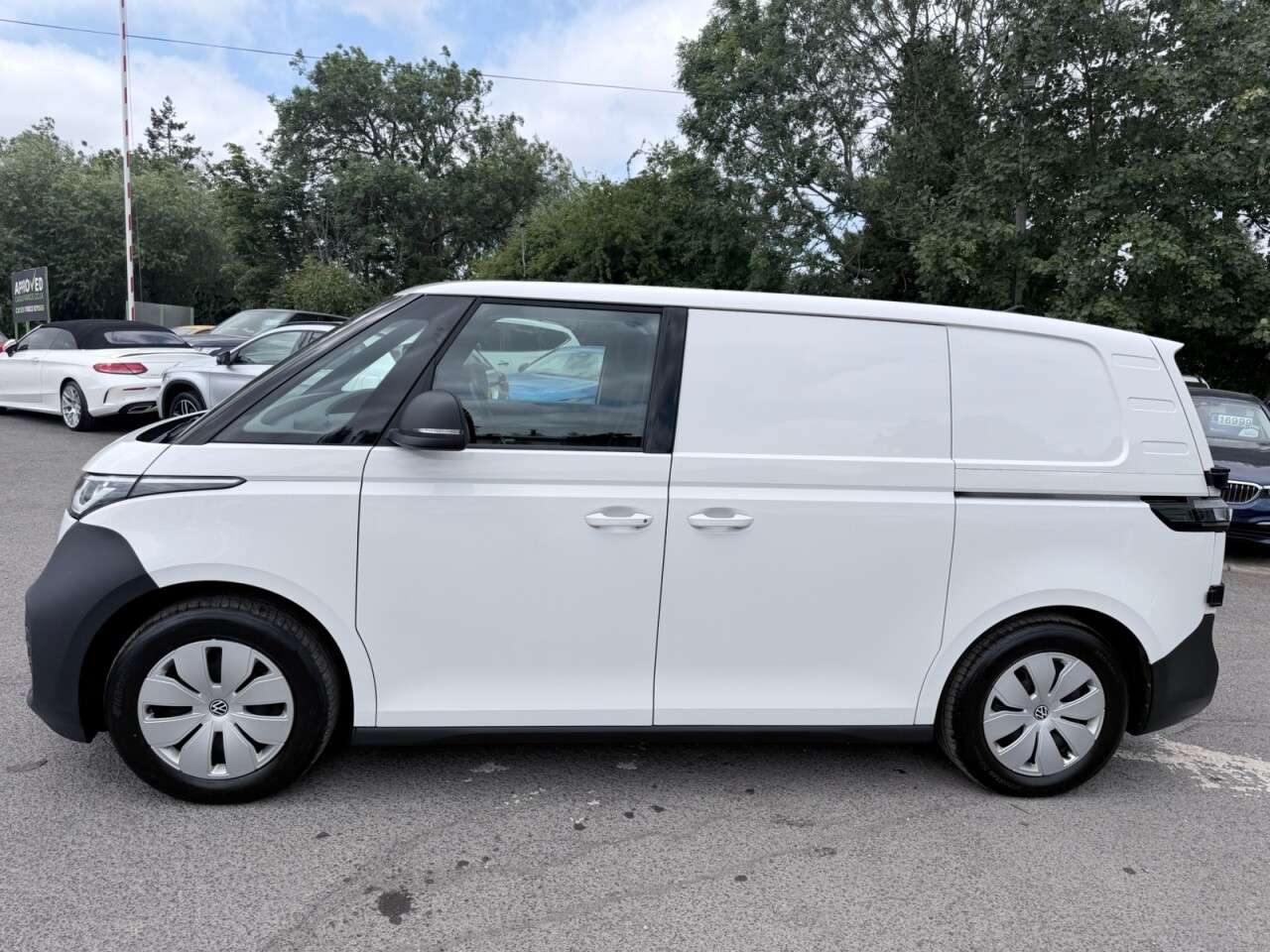 A 2023 VOLKSWAGEN ID. BUZZ CARGO White Pro 77kWh Commerce electric van, 16,200 miles, Automatic, CarPlay/And A 2023 VOLKSWAGEN ID. BUZZ CARGO White Pro 77kWh Commerce electric van, 16,200 miles, Automatic, CarPlay/And
