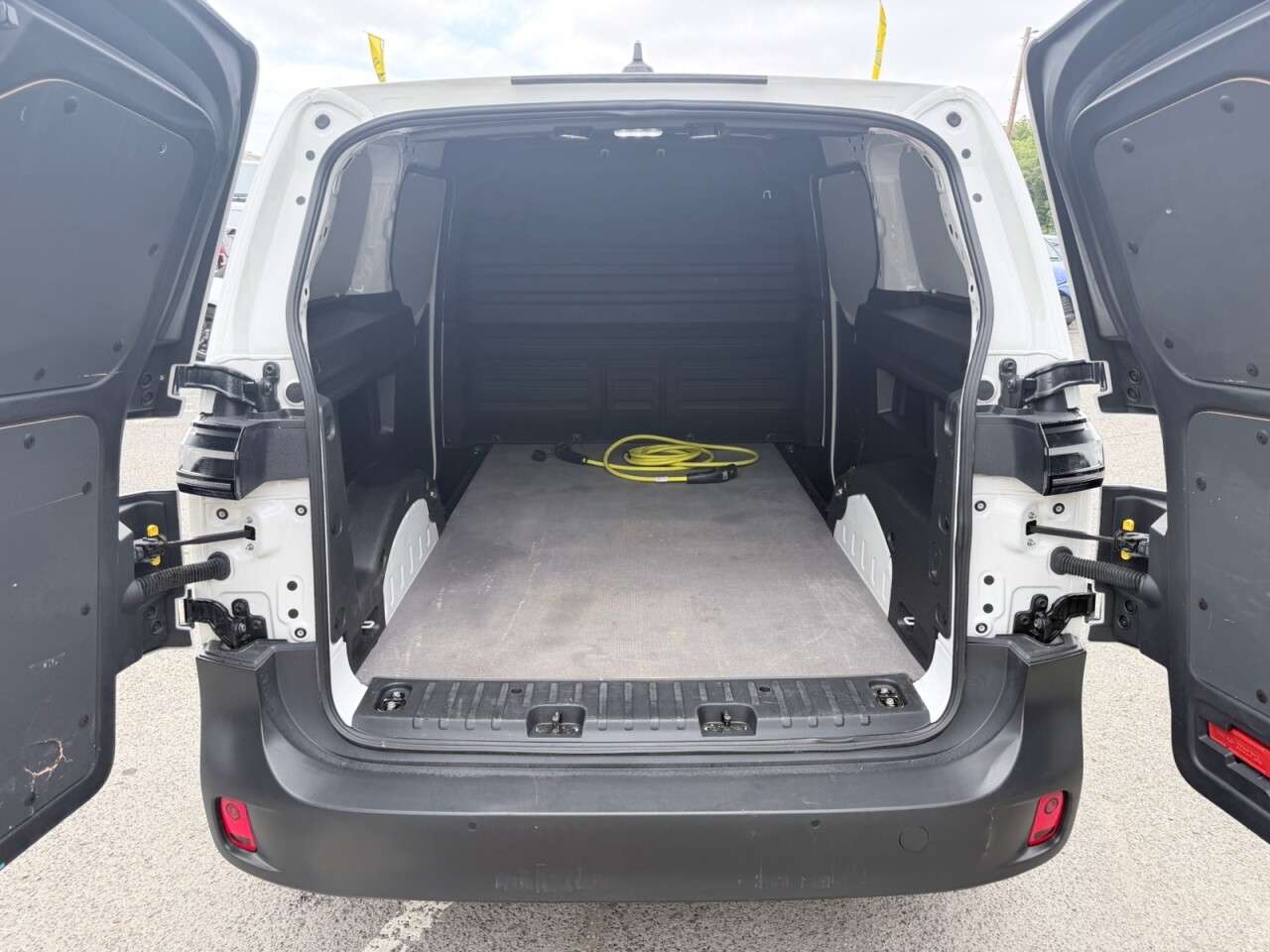2023 VOLKSWAGEN ID. BUZZ CARGO 2023 VOLKSWAGEN ID. BUZZ CARGO