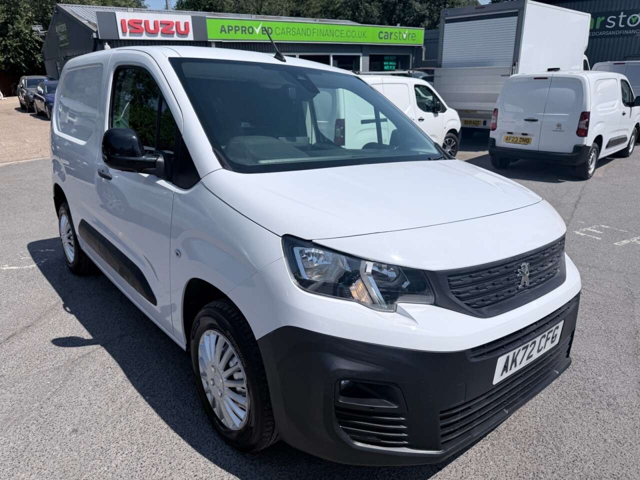 A 2022 PEUGEOT PARTNER White 1.5 BlueHDi Professional Premium van, 64,600 miles, Euro 6, 6-Speed m A 2022 PEUGEOT PARTNER White 1.5 BlueHDi Professional Premium van, 64,600 miles, Euro 6, 6-Speed m