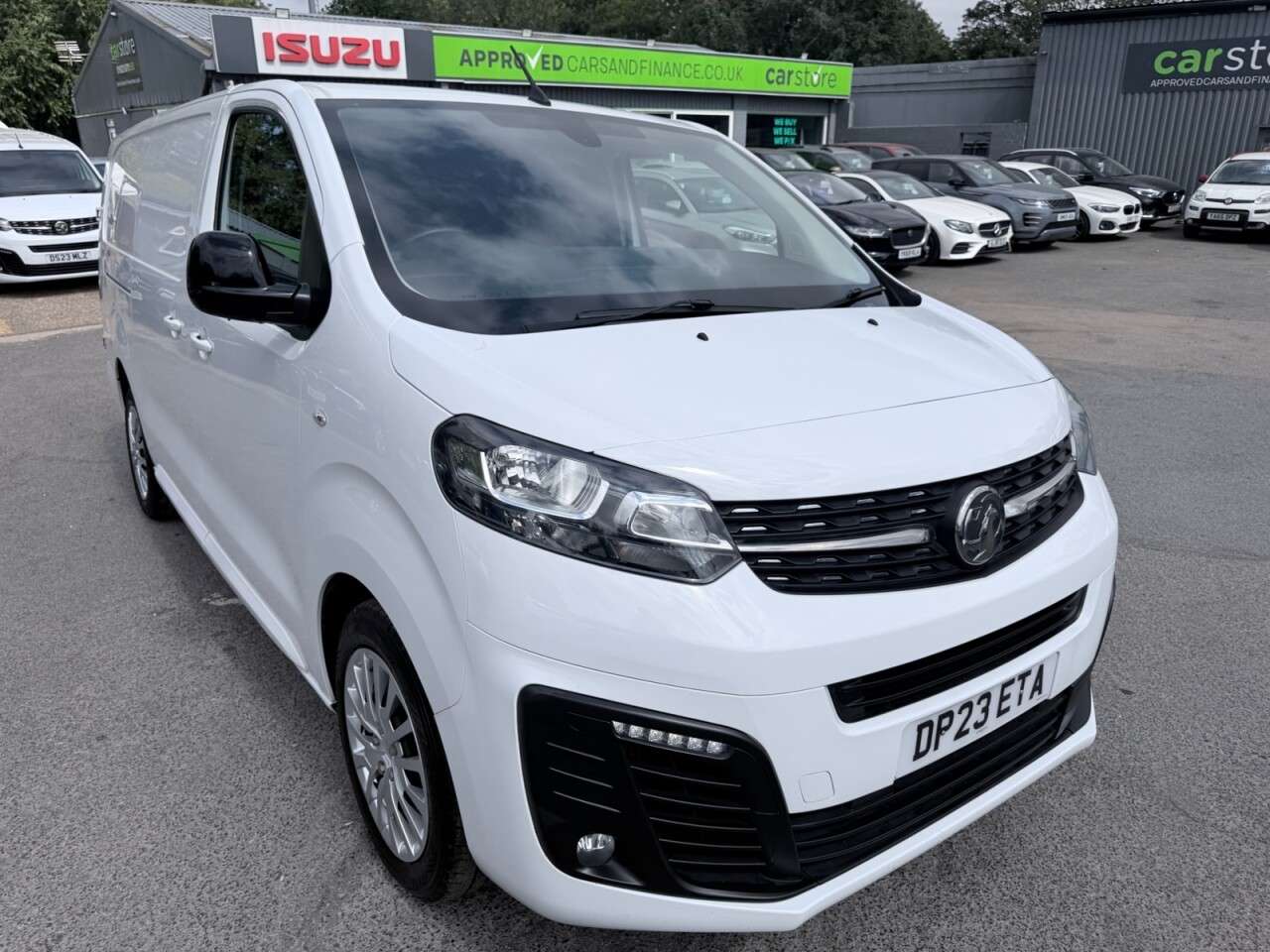 A 2023 VAUXHALL VIVARO White 1.5 Turbo D 2900 Pro L2 van, 59,300 miles, Euro 6, 6-Speed manual, Sa A 2023 VAUXHALL VIVARO White 1.5 Turbo D 2900 Pro L2 van, 59,300 miles, Euro 6, 6-Speed manual, Sa