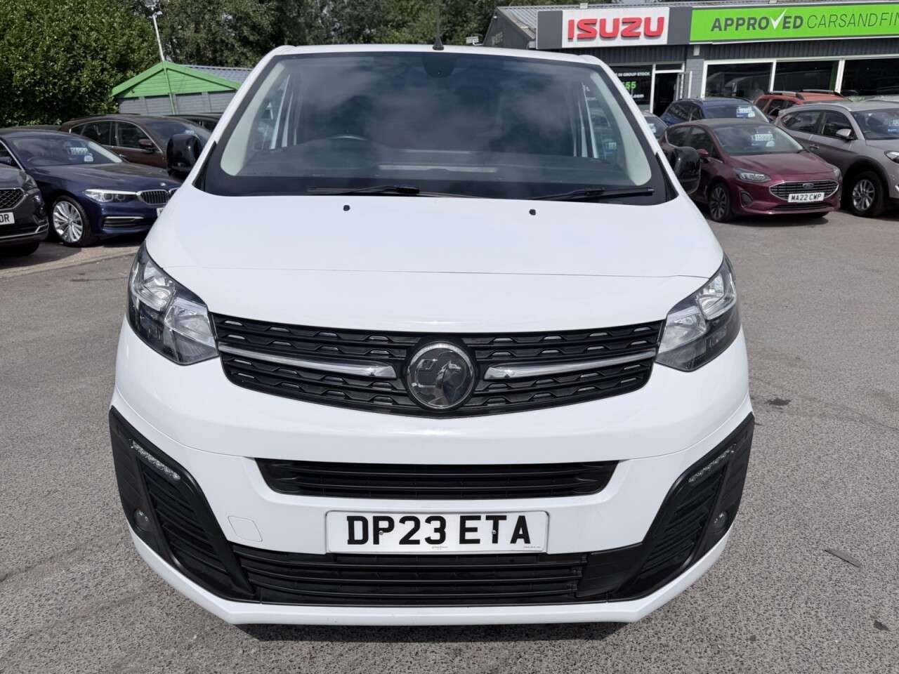 A 2023 VAUXHALL VIVARO White 1.5 Turbo D 2900 Pro L2 van, 59,300 miles, Euro 6, 6-Speed manual, Sa A 2023 VAUXHALL VIVARO White 1.5 Turbo D 2900 Pro L2 van, 59,300 miles, Euro 6, 6-Speed manual, Sa