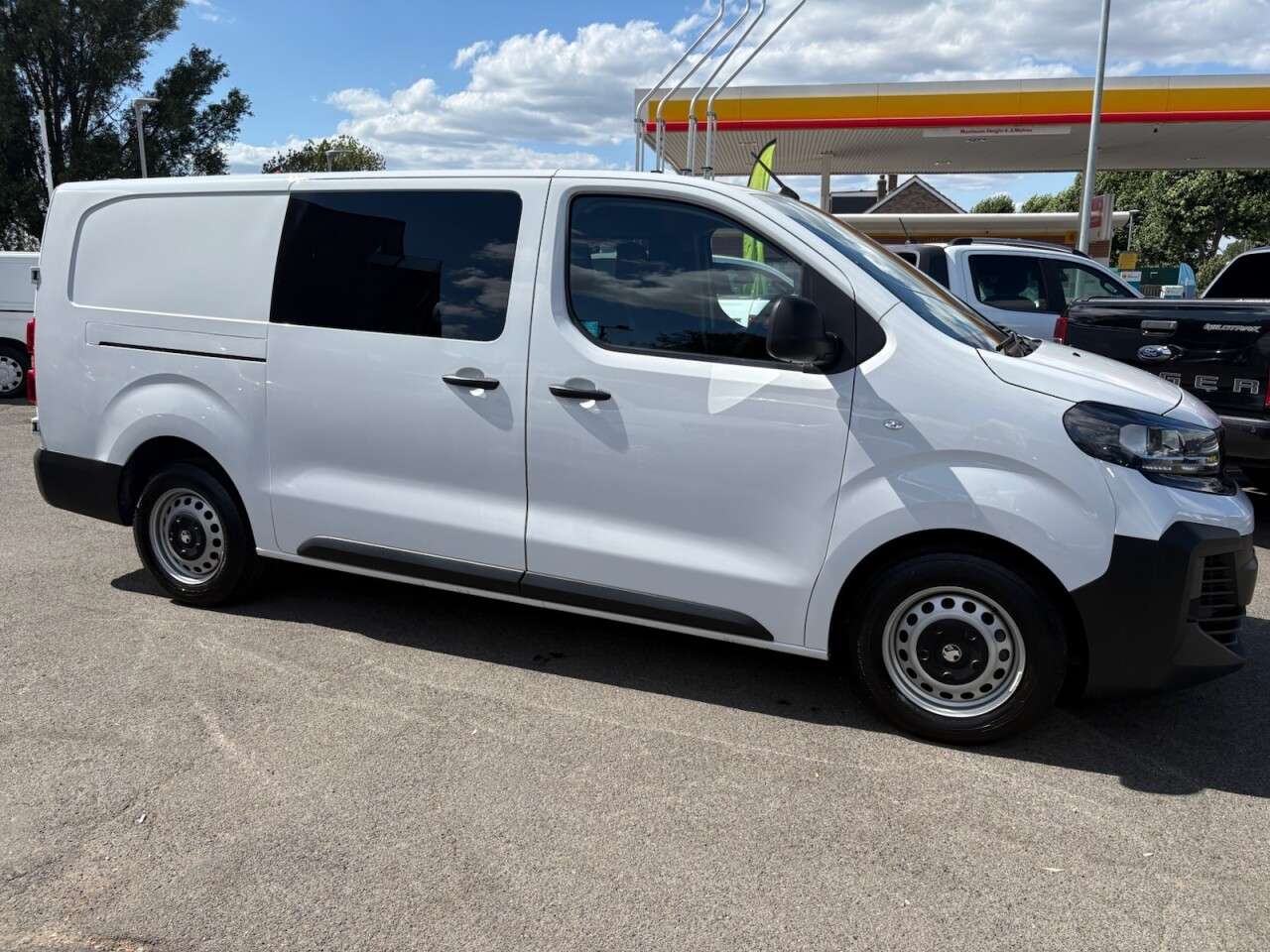 A 2024 VAUXHALL VIVARO White 2.0 Turbo D Prime XL Crew Van, 27,100 miles, 6 seats, Euro 6, 6-speed A 2024 VAUXHALL VIVARO White 2.0 Turbo D Prime XL Crew Van, 27,100 miles, 6 seats, Euro 6, 6-speed