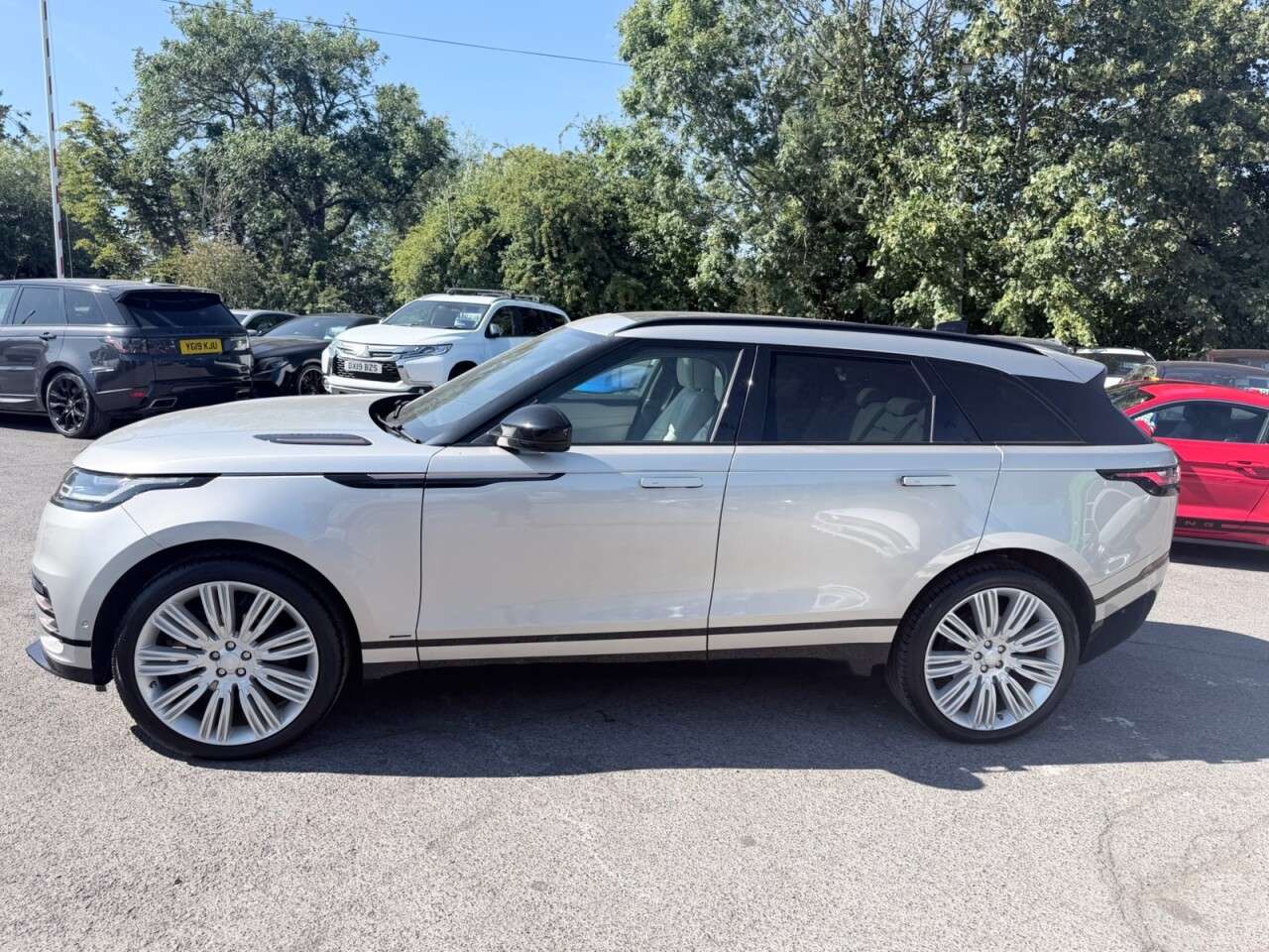 A 2019 LAND ROVER RANGE ROVER VELAR Silver 2.0 D240 R-Dynamic HSE, 80,200 miles, Euro 6, Auto 4WD, 21in alloys, A 2019 LAND ROVER RANGE ROVER VELAR Silver 2.0 D240 R-Dynamic HSE, 80,200 miles, Euro 6, Auto 4WD, 21in alloys,