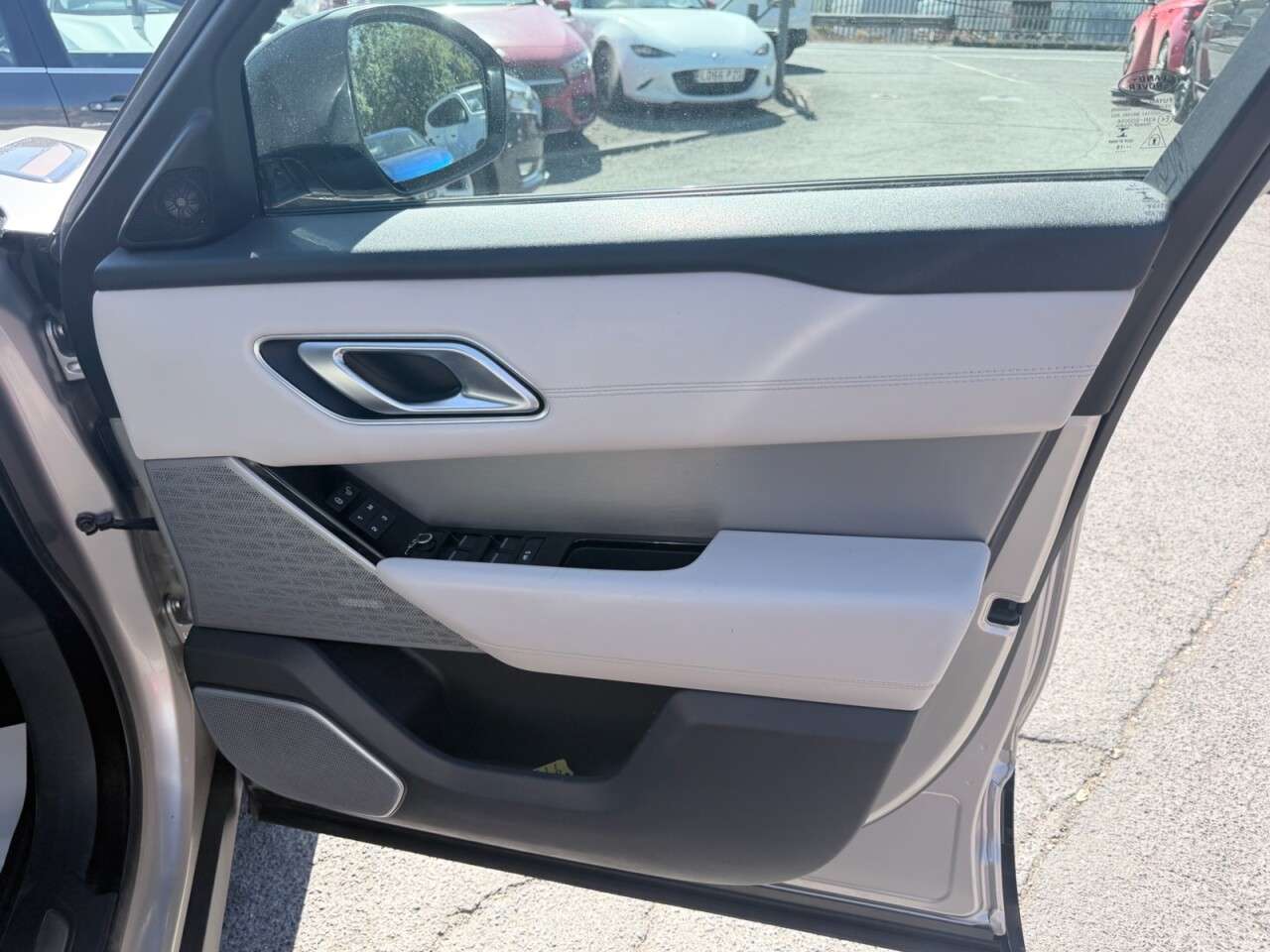 2019 LAND ROVER RANGE ROVER VELAR 2019 LAND ROVER RANGE ROVER VELAR