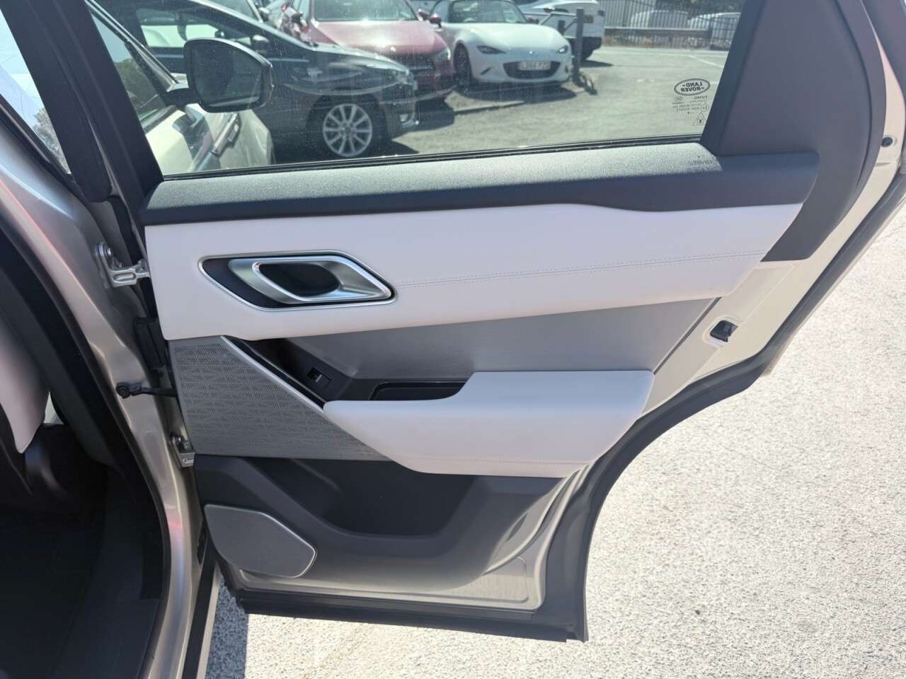 2019 LAND ROVER RANGE ROVER VELAR 2019 LAND ROVER RANGE ROVER VELAR