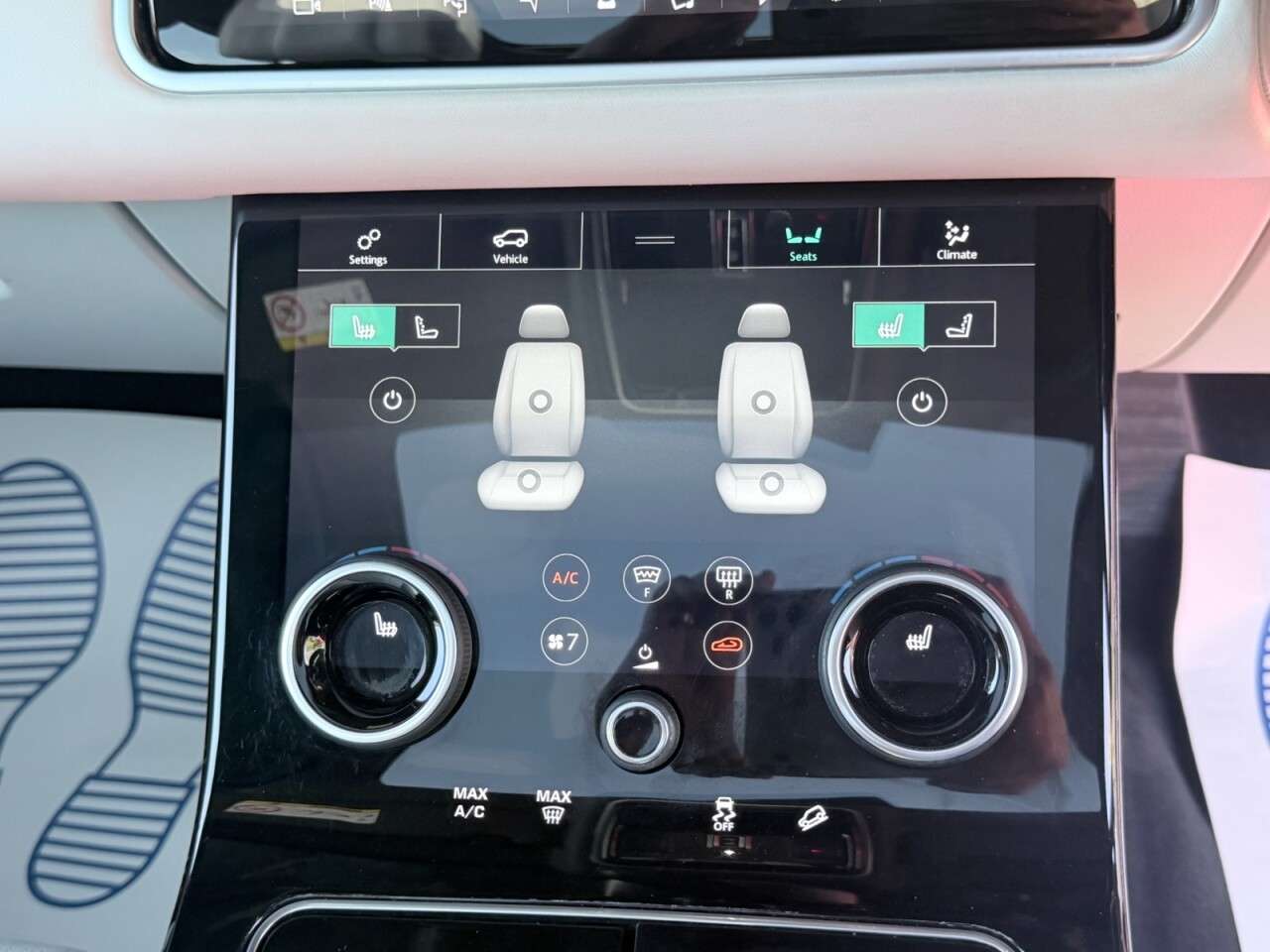 2019 LAND ROVER RANGE ROVER VELAR 2019 LAND ROVER RANGE ROVER VELAR