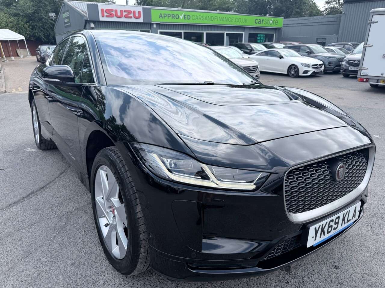 A 2019 JAGUAR I-PACE Black 400 90kWh SE SUV, 48,025 miles, electric 4WD, Meridian audio, Adaptiv A 2019 JAGUAR I-PACE Black 400 90kWh SE SUV, 48,025 miles, electric 4WD, Meridian audio, Adaptiv