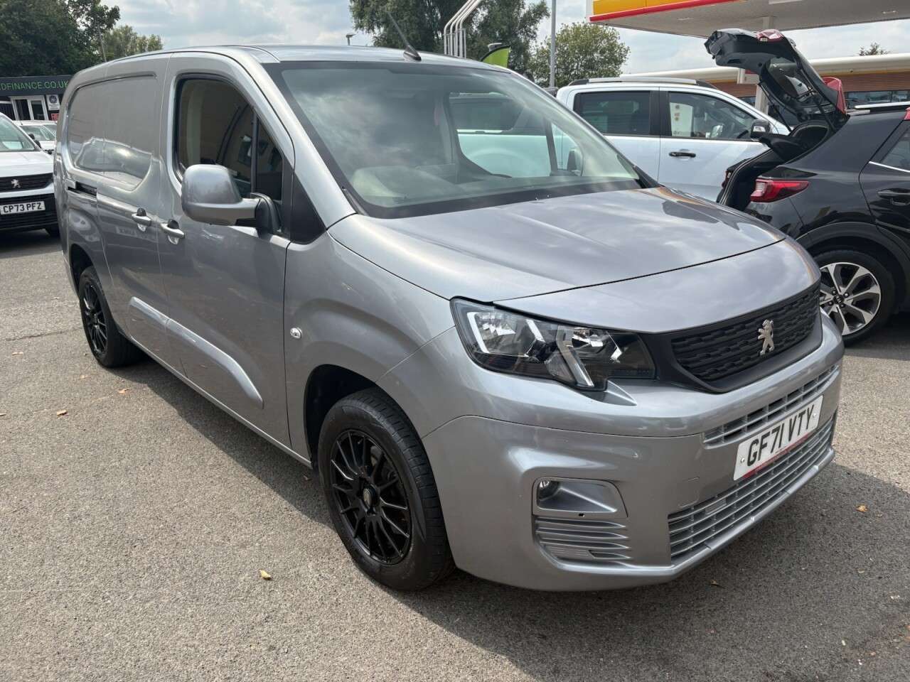 A 2021 PEUGEOT PARTNER Grey 1.5 BlueHDi 950 Professional Premium LWB van, 67,750 miles, Euro 6, 8i A 2021 PEUGEOT PARTNER Grey 1.5 BlueHDi 950 Professional Premium LWB van, 67,750 miles, Euro 6, 8i
