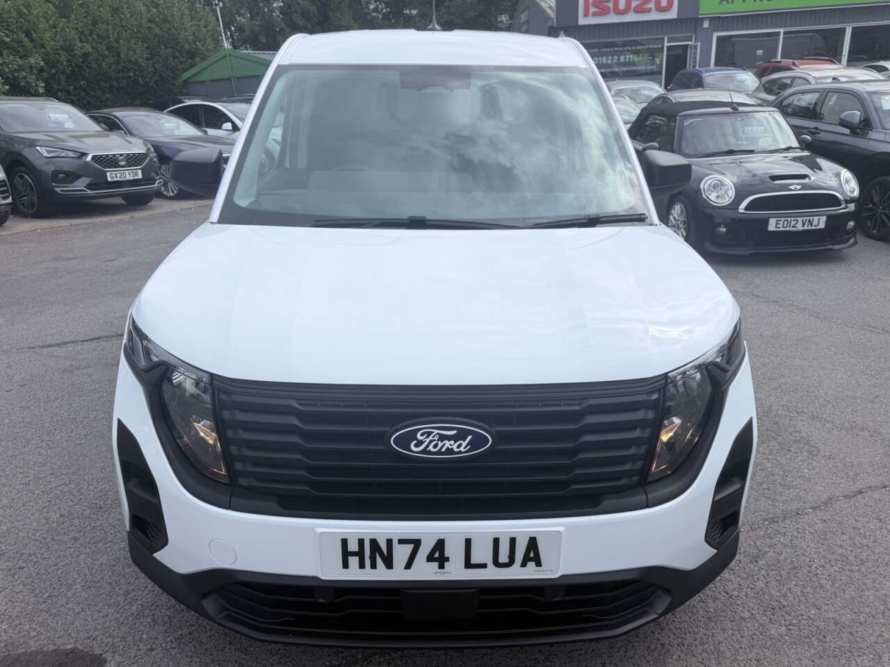 A 2024 FORD TRANSIT COURIER White 1.5 EcoBlue Leader van, 27,400 miles, Euro 6, 6-Speed manual, Air Con A 2024 FORD TRANSIT COURIER White 1.5 EcoBlue Leader van, 27,400 miles, Euro 6, 6-Speed manual, Air Con
