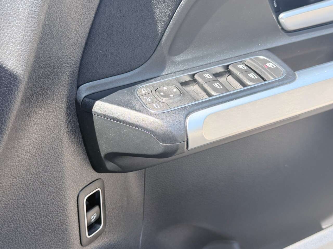 2023 MERCEDES-BENZ EQB 2023 MERCEDES-BENZ EQB