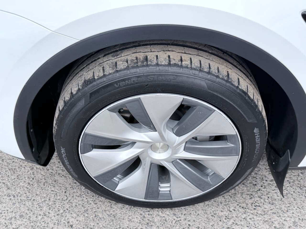 2023 TESLA MODEL Y 2023 TESLA MODEL Y