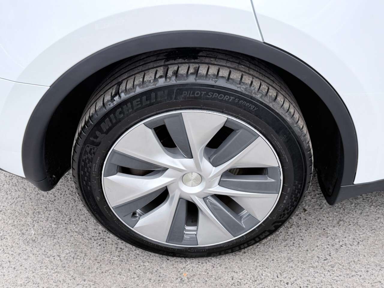 2023 TESLA MODEL Y 2023 TESLA MODEL Y