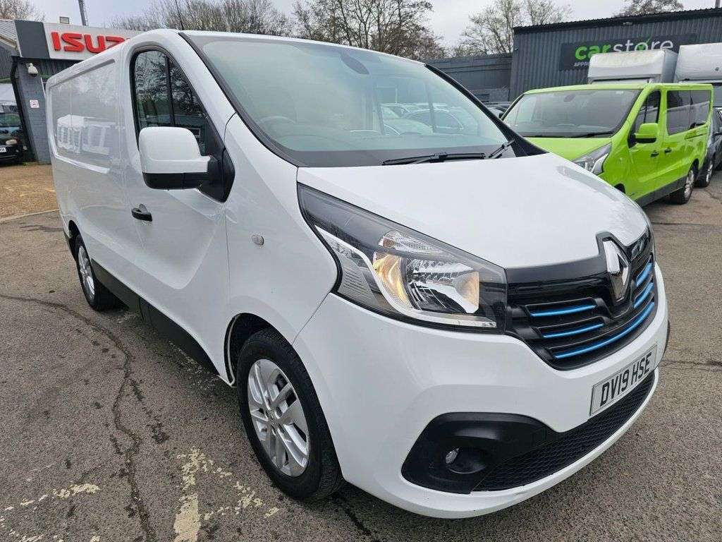 A 2019 RENAULT TRAFIC White 1.6 dCi 27 Sport Nav Euro 6 panel van, 62,000 miles, ULEZ compliant, A 2019 RENAULT TRAFIC White 1.6 dCi 27 Sport Nav Euro 6 panel van, 62,000 miles, ULEZ compliant,