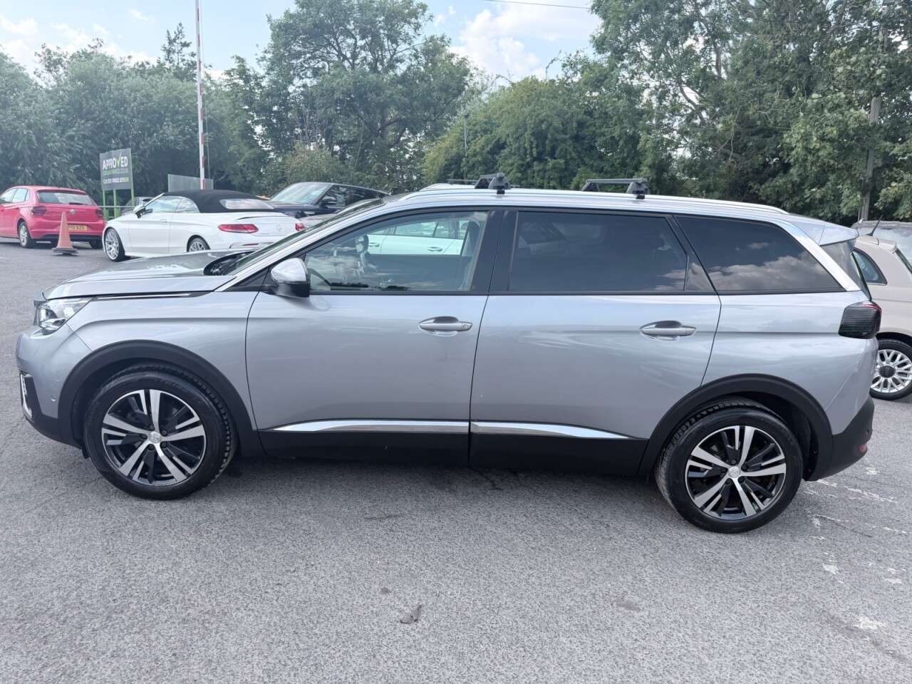 A 2020 PEUGEOT 5008 Grey 1.2 PureTech Allure 7-seat SUV, 46,750 miles, Euro 6, Automatic, Sat n A 2020 PEUGEOT 5008 Grey 1.2 PureTech Allure 7-seat SUV, 46,750 miles, Euro 6, Automatic, Sat n