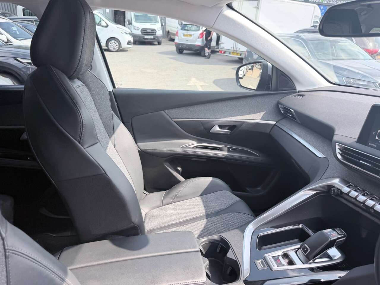 2020 PEUGEOT 5008 2020 PEUGEOT 5008
