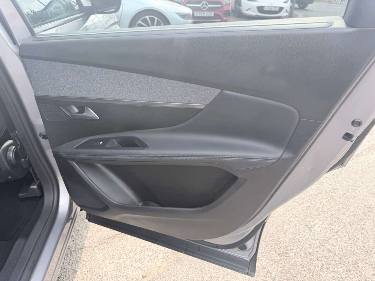 2020 PEUGEOT 5008 2020 PEUGEOT 5008
