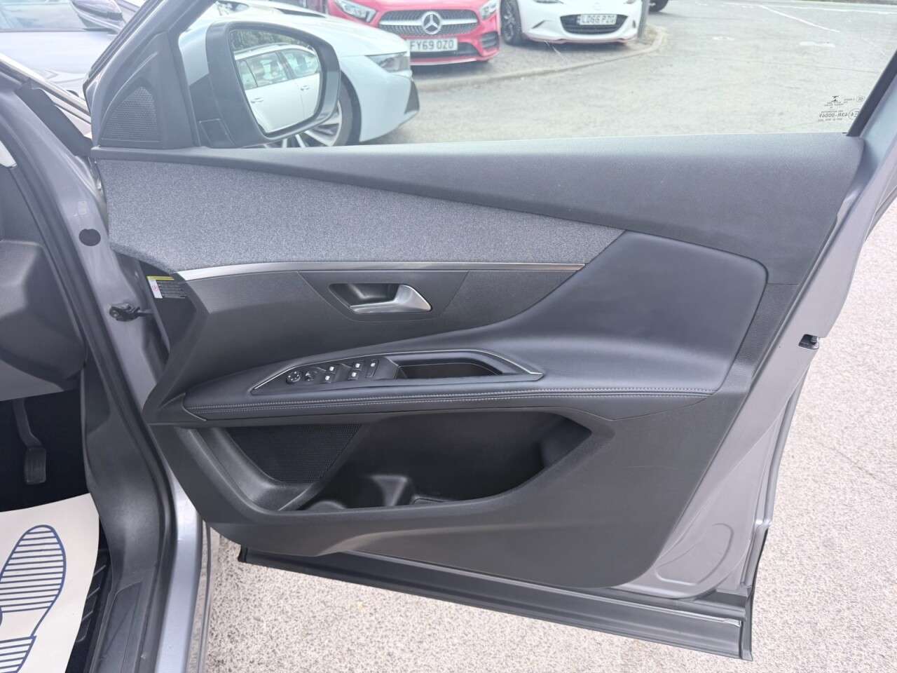 2020 PEUGEOT 5008 2020 PEUGEOT 5008