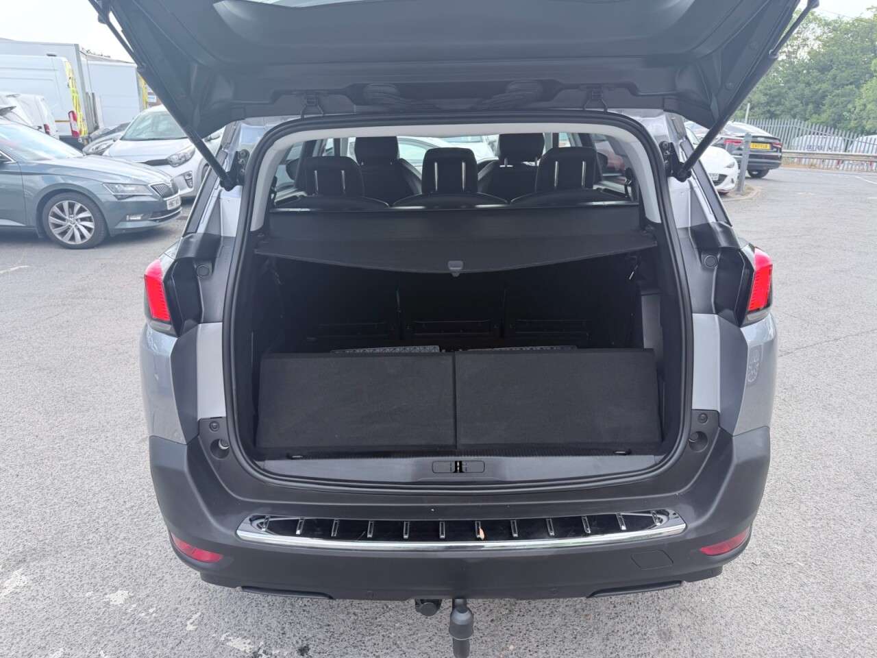 2020 PEUGEOT 5008 2020 PEUGEOT 5008