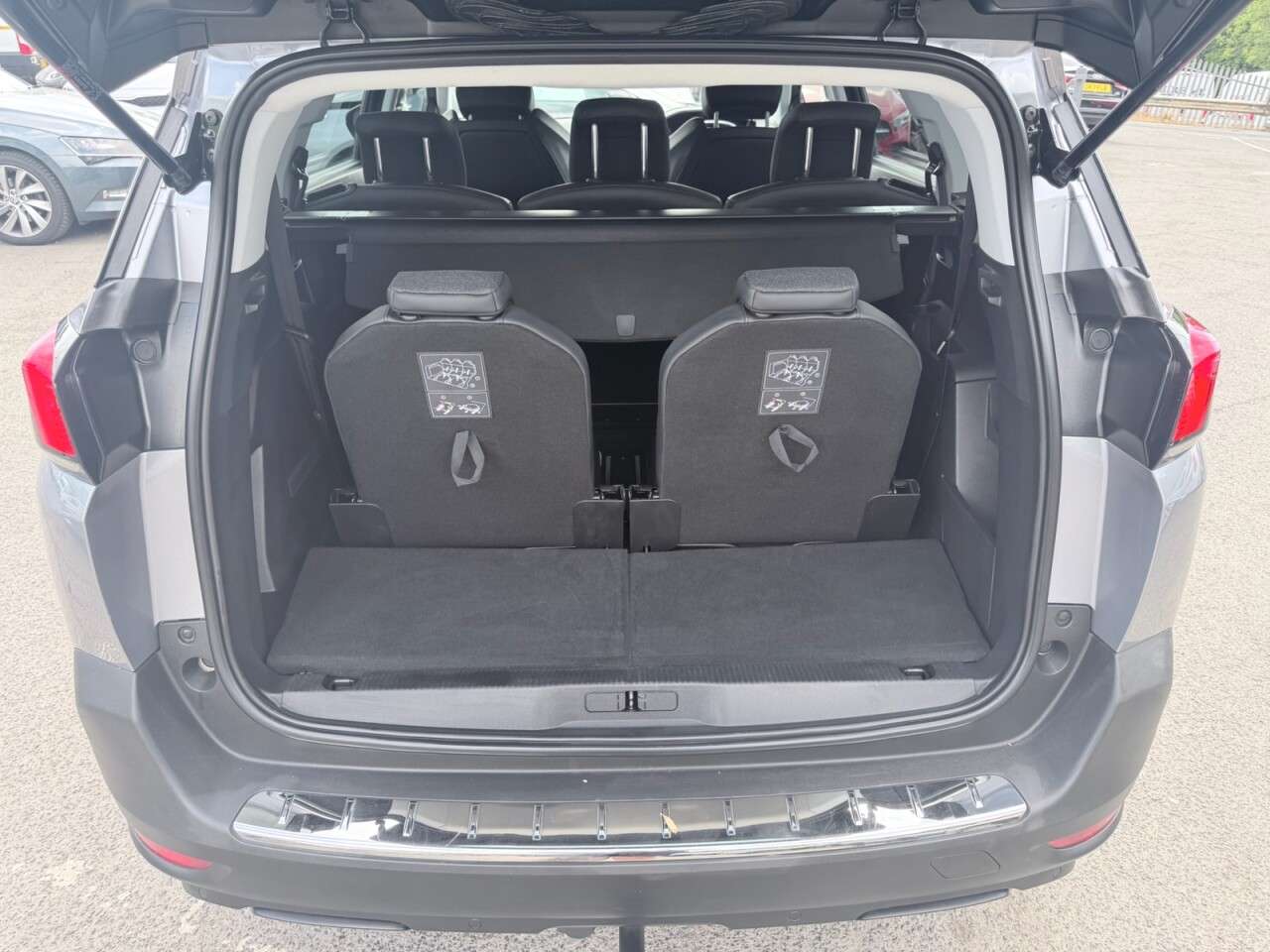 2020 PEUGEOT 5008 2020 PEUGEOT 5008