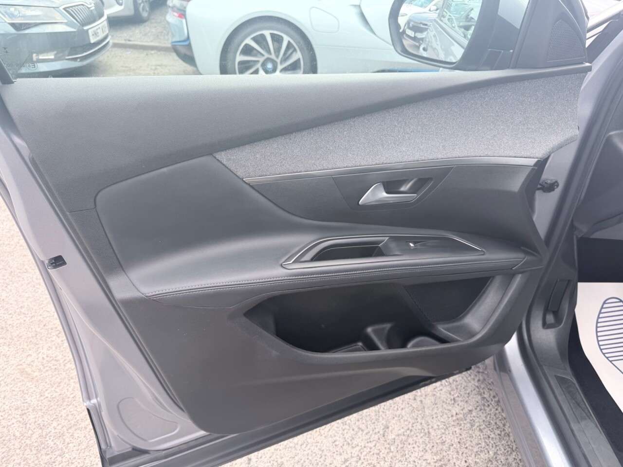 2020 PEUGEOT 5008 2020 PEUGEOT 5008